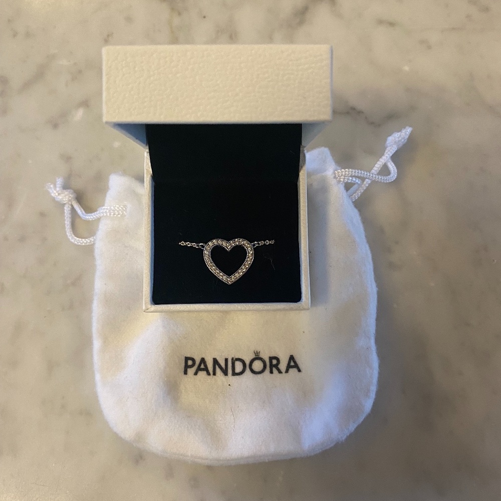 NWT Sparkling Open Heart Necklace
